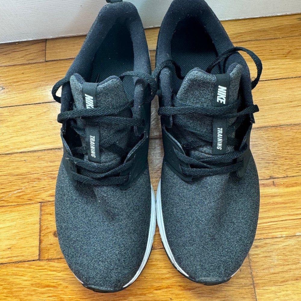 Nike training sneakers 8.5 women